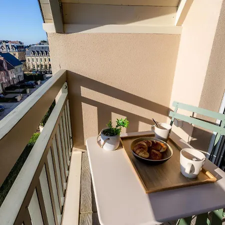 Apartment Les Arts-2 By Interhome *