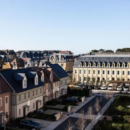 Apartment Les Arts-2 By Interhome