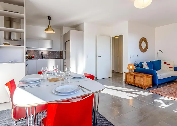 Les Arts-2 By Interhome