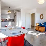 Les Arts-2 By Interhome