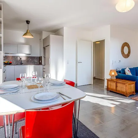 Les Arts-2 By Interhome